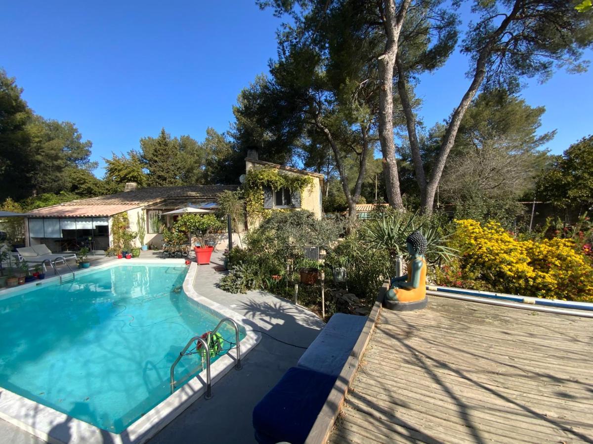 Inn 4 Bears Nîmes Kültér fotó