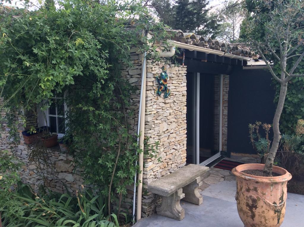 Inn 4 Bears Nîmes Kültér fotó